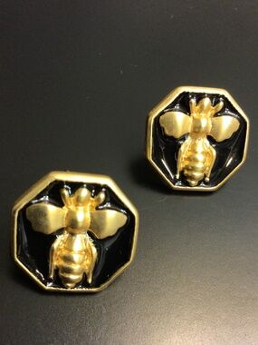 Stylish Fornash Classic Enamel Bee Pierced Earrings